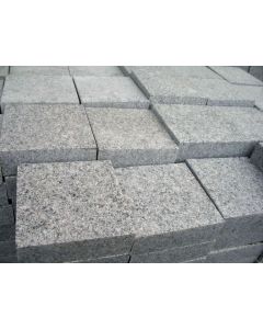 Silver Granite Sett Flamed Top/Others Sawn - 100 x 100 x 20mm